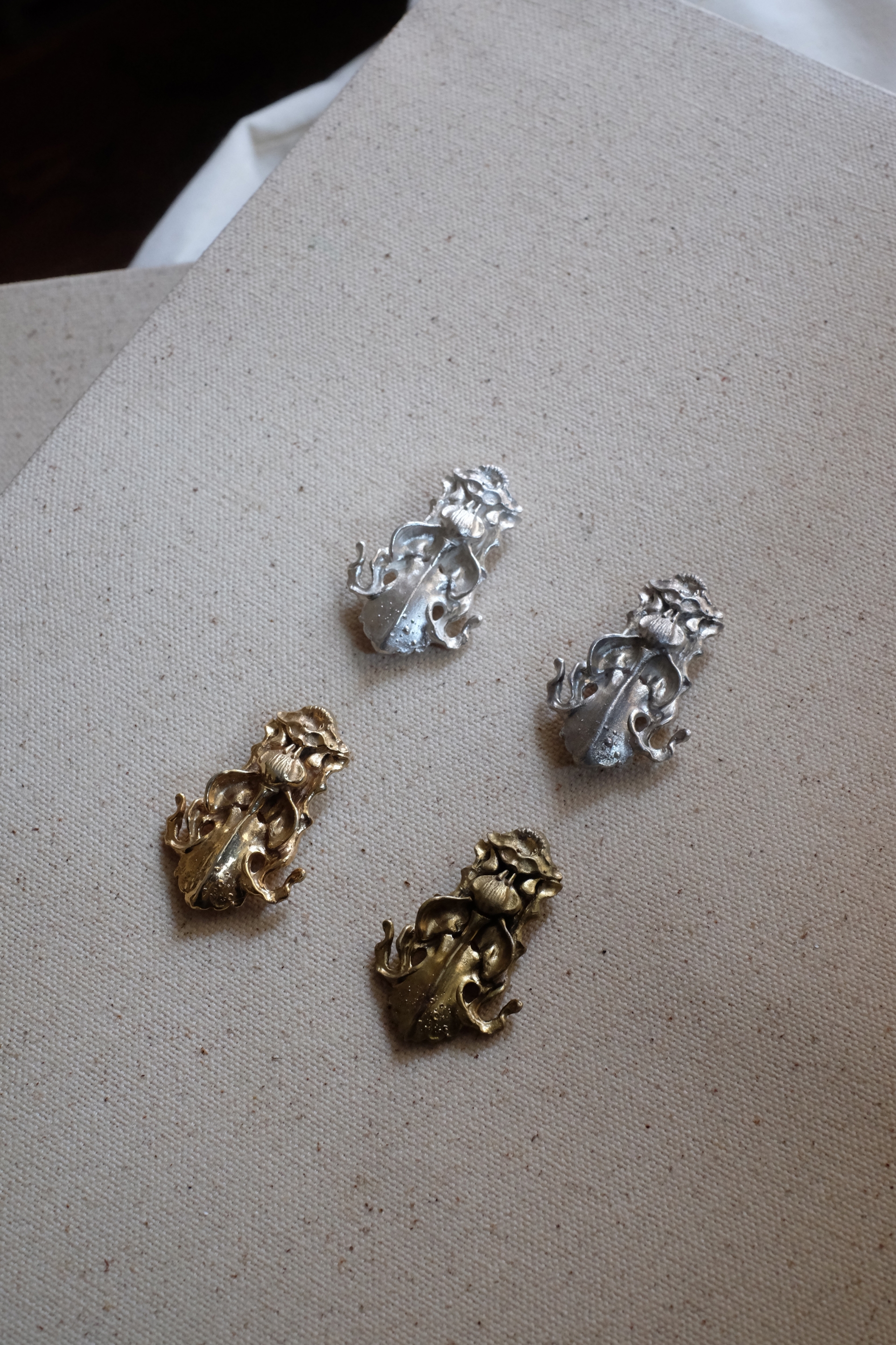 SILVER BISSU BROOCH SMALL