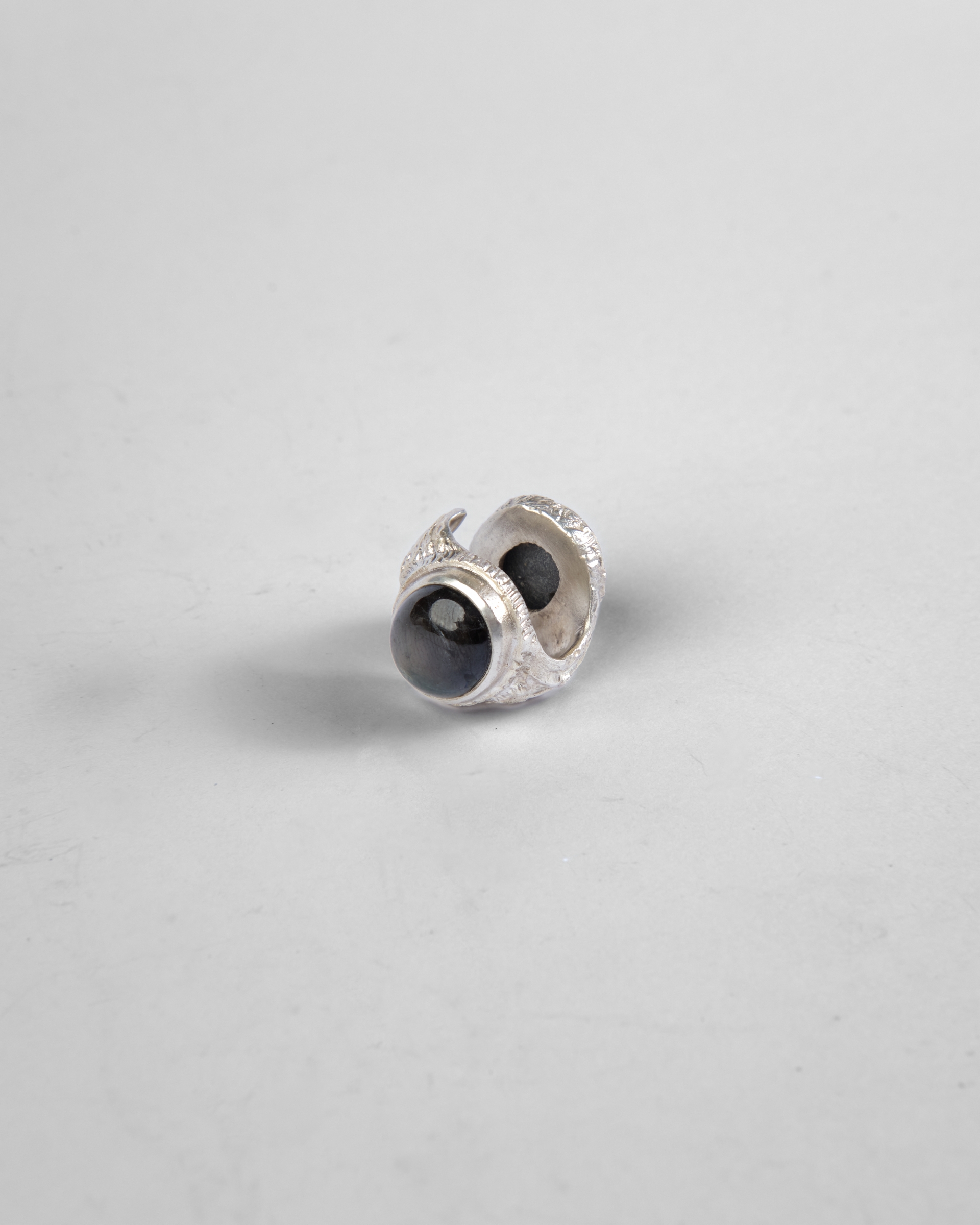 Silver Gentho Earcuff