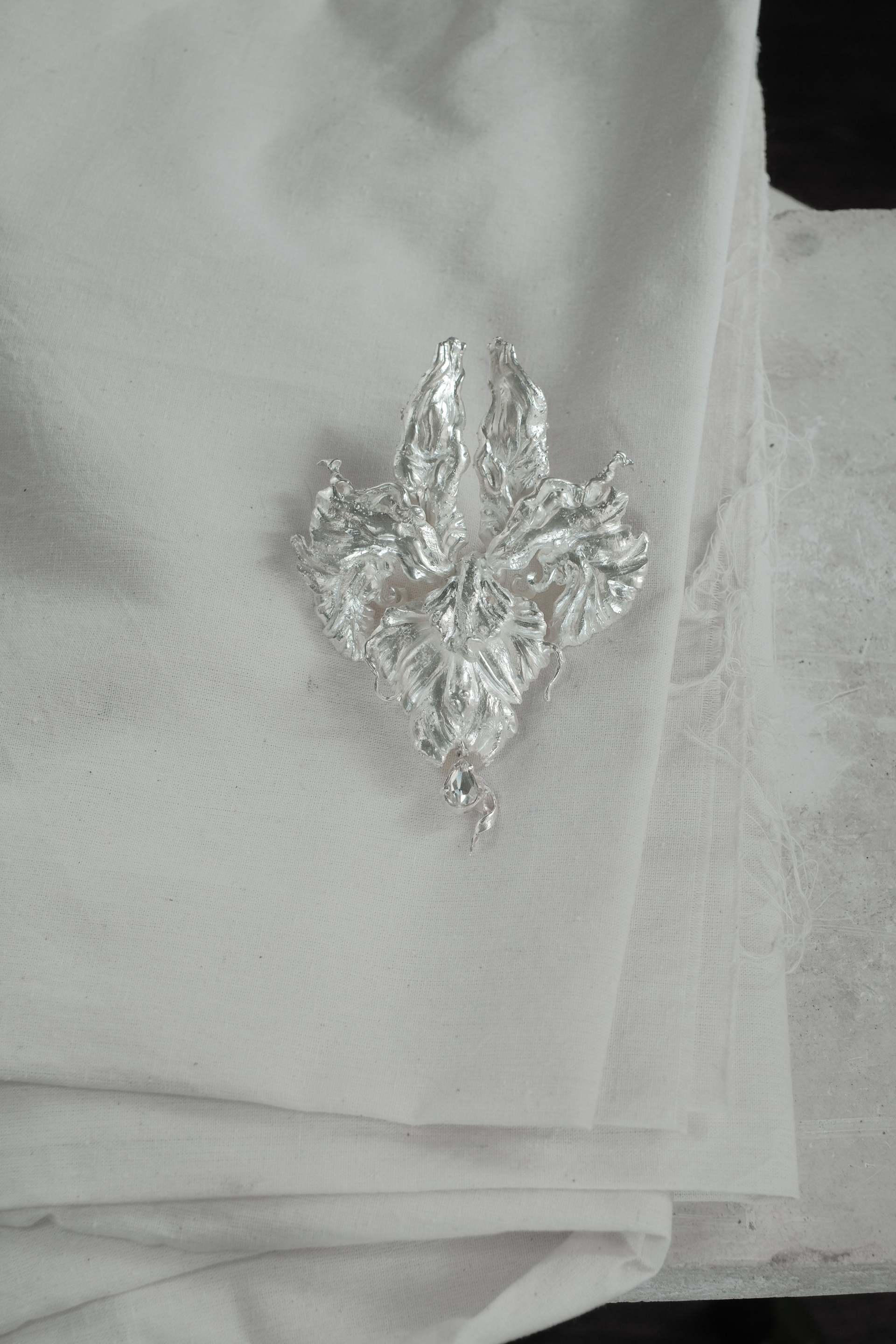 Claudel brooch