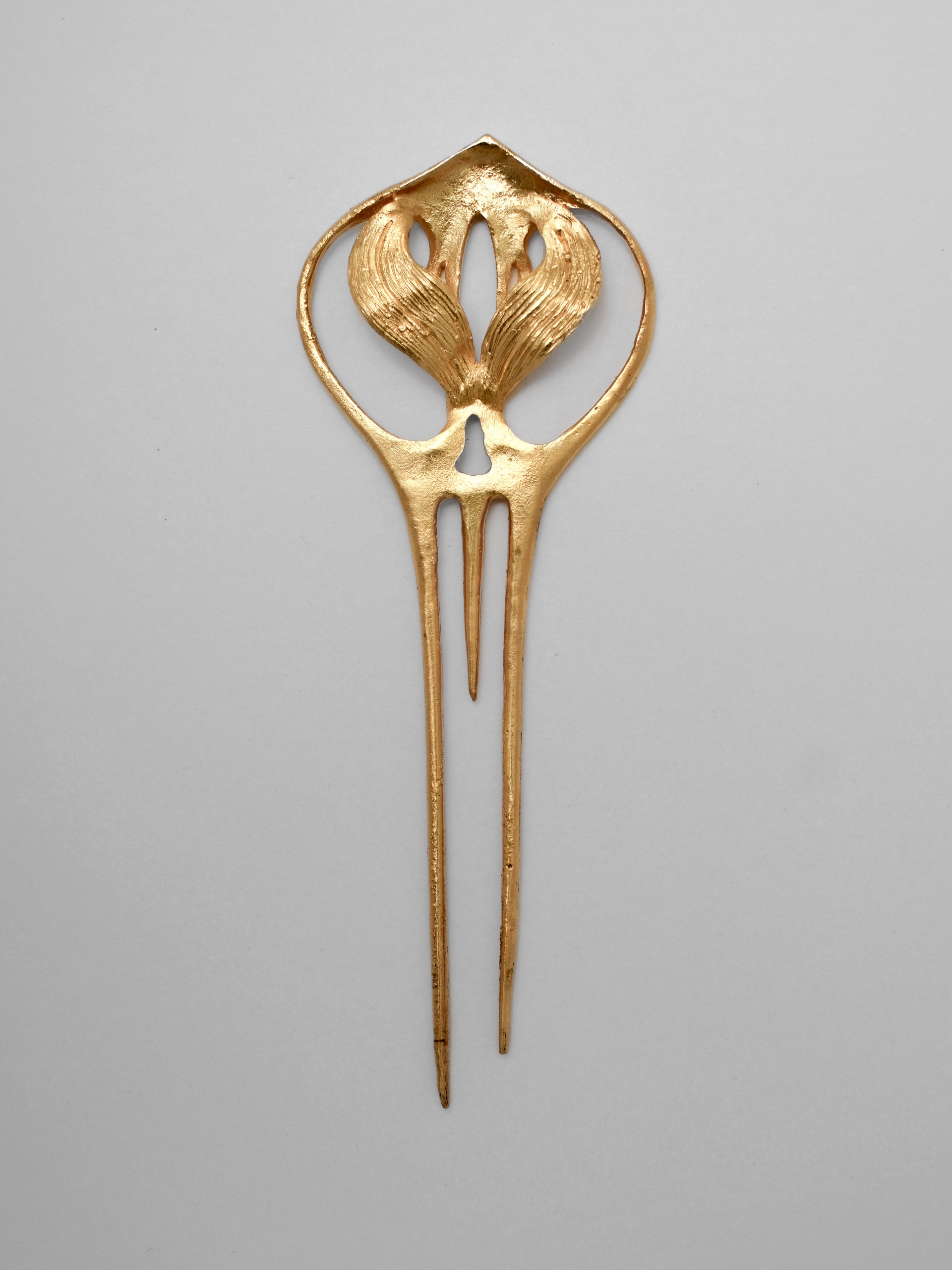 Gold Kumuda hairpin