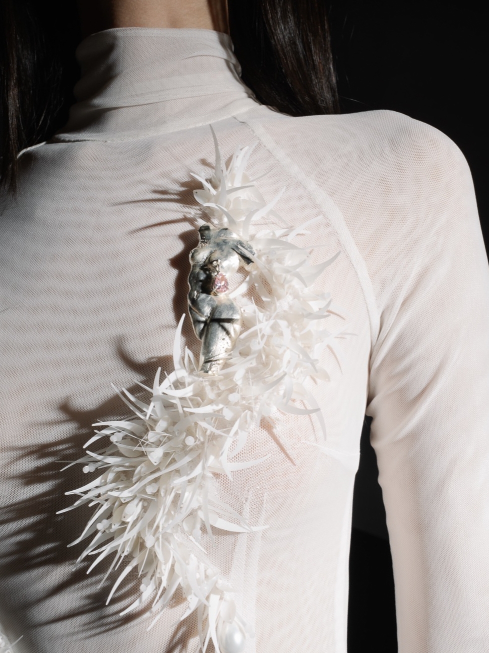 DESIDERIA BROOCH